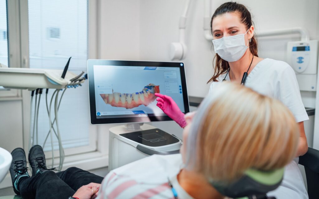 Come tecnologia e diagnosi migliorano i risultati nell'implantologia moderna
